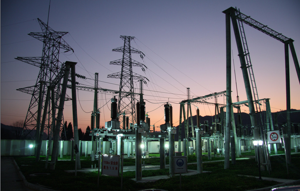 保定伊諾爾電氣出口印尼發(fā)電機(jī)中性點(diǎn)電阻柜順利發(fā)貨，將于13日抵達(dá)上海港進(jìn)倉(cāng)裝船